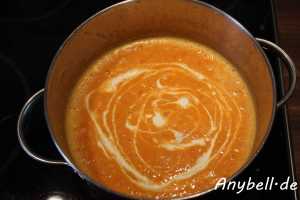 Paprika-Mais-Suppe Vegan - Soja Sahne hinzugeben