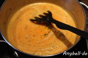 Paprika-Mais-Suppe Vegan - gut rühren